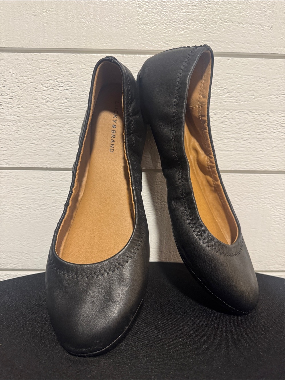Lucky Brand Black Leather LP-Erin Ballet Flats with Elastic Trim- 8